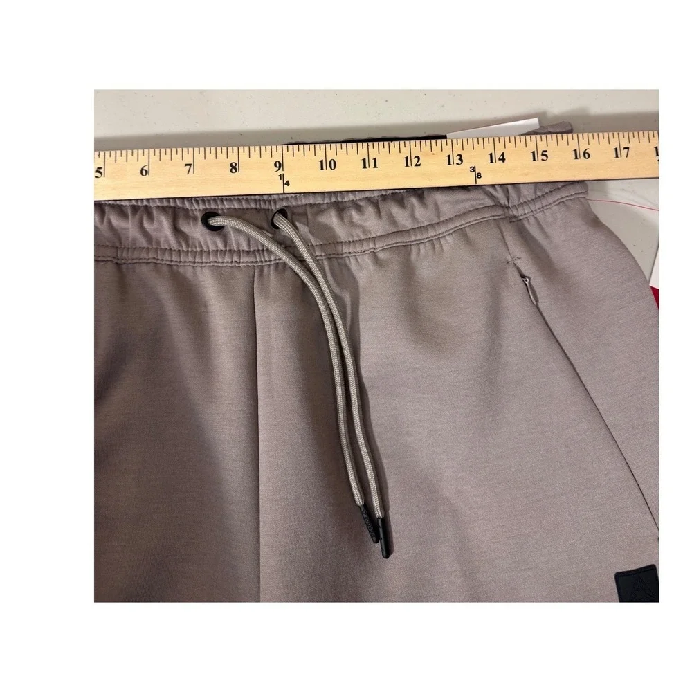 Reebok Flow Jogger Pants Men M Athletic Tapered Relaxed Logo Driftwood‎ NEW